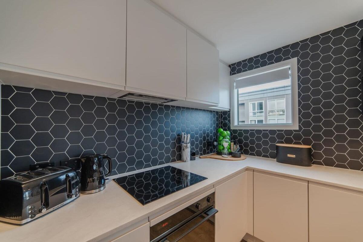 Penthouse Perfection - 2Br Elegance On Worcester St Christchurch Exteriör bild