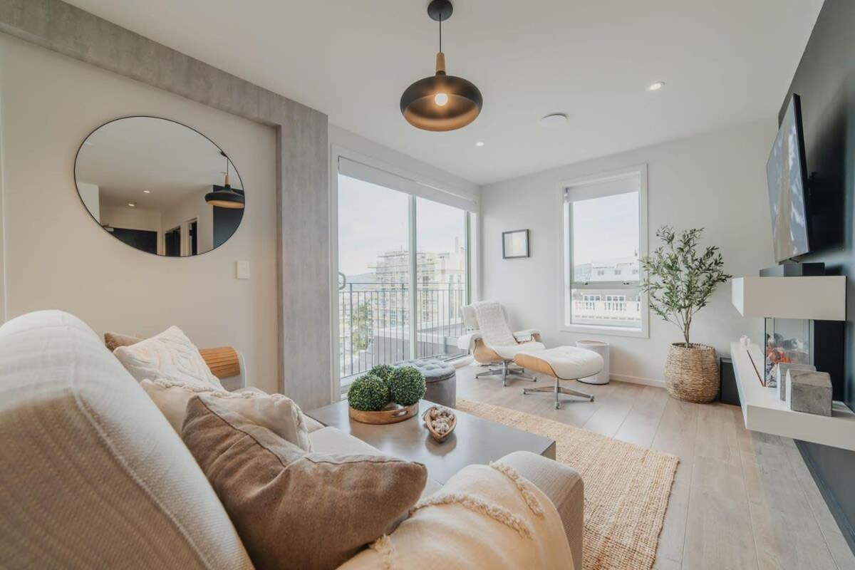 Penthouse Perfection - 2Br Elegance On Worcester St Christchurch Exteriör bild