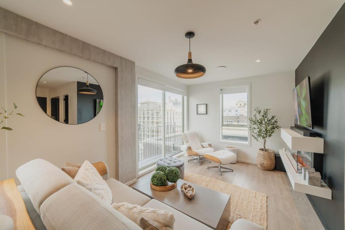 Penthouse Perfection - 2Br Elegance On Worcester St Christchurch Exteriör bild